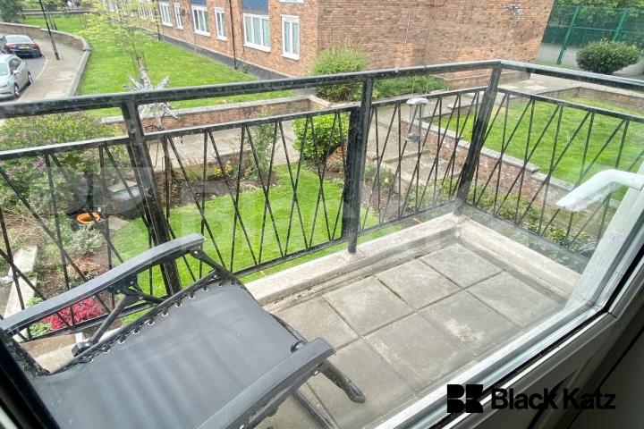 			NEW INSTRUCTION , 1 Bedroom, 1 bath, 1 reception Apartment			 Riley Road, London Bridge